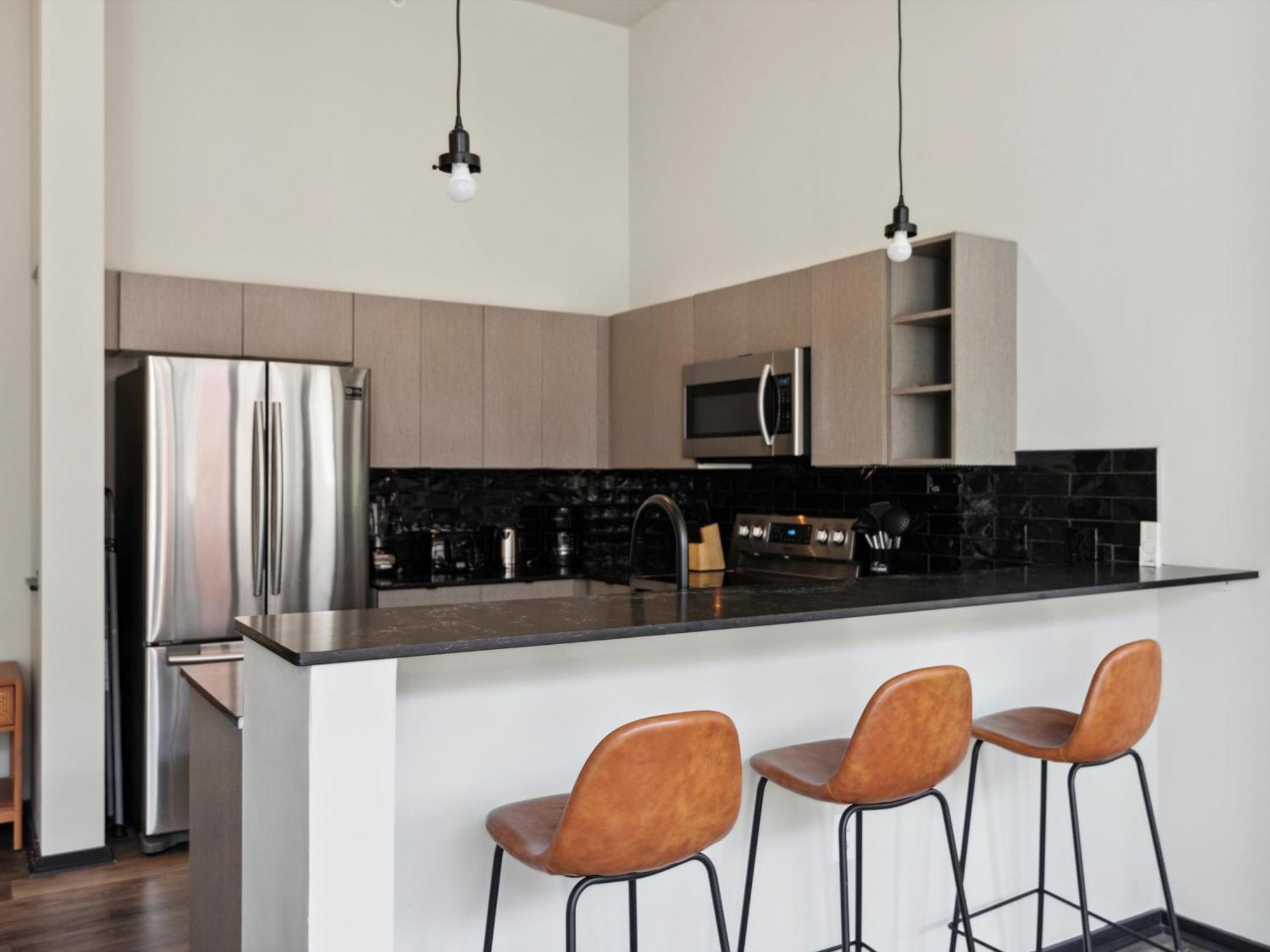 Large 3Br Apts & Studios, Free Parking, Gym, Game Room Філадельфія Номер фото